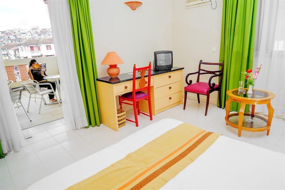 De France Hotell Antananarivo Exteriör bild